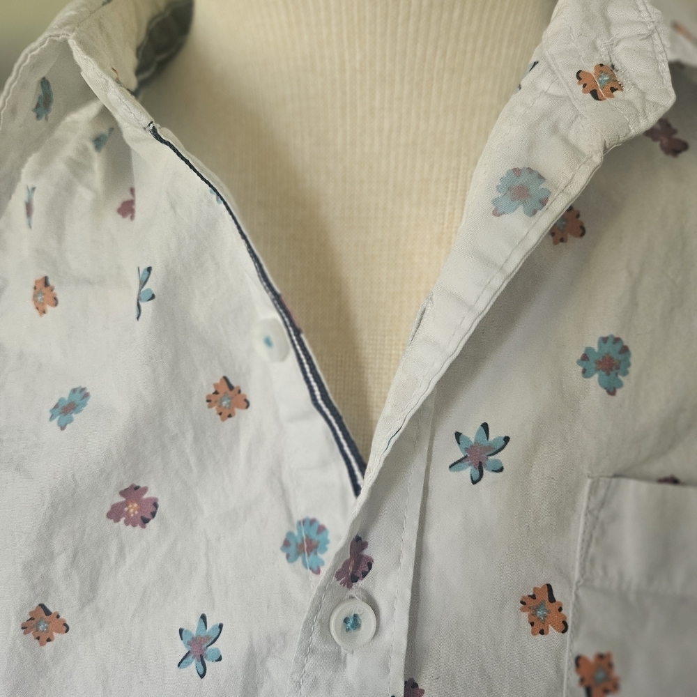 Summer Beachy Vibes Button down Perfect For bbq Season - Picture 2 of 4